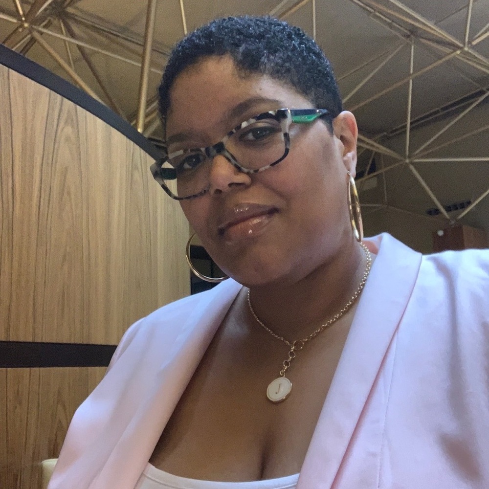 Meet your Posher, Jovette